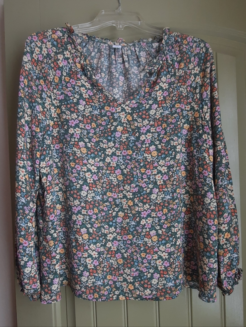 Old Navy Green Floral Ruffle-Trim V-Neck Blouse
